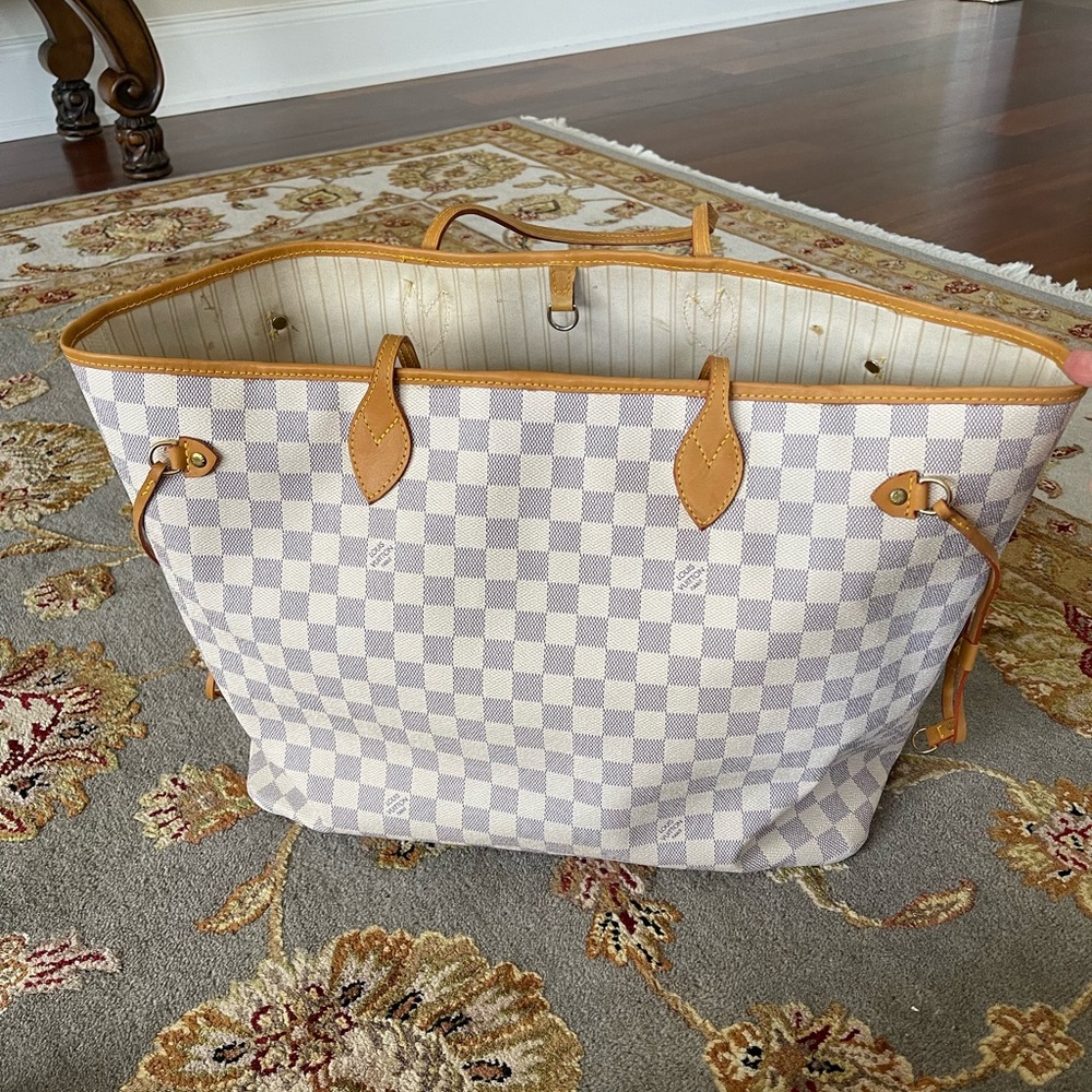 Authentic Louis Vuitton GM Tote. Damier Azur.